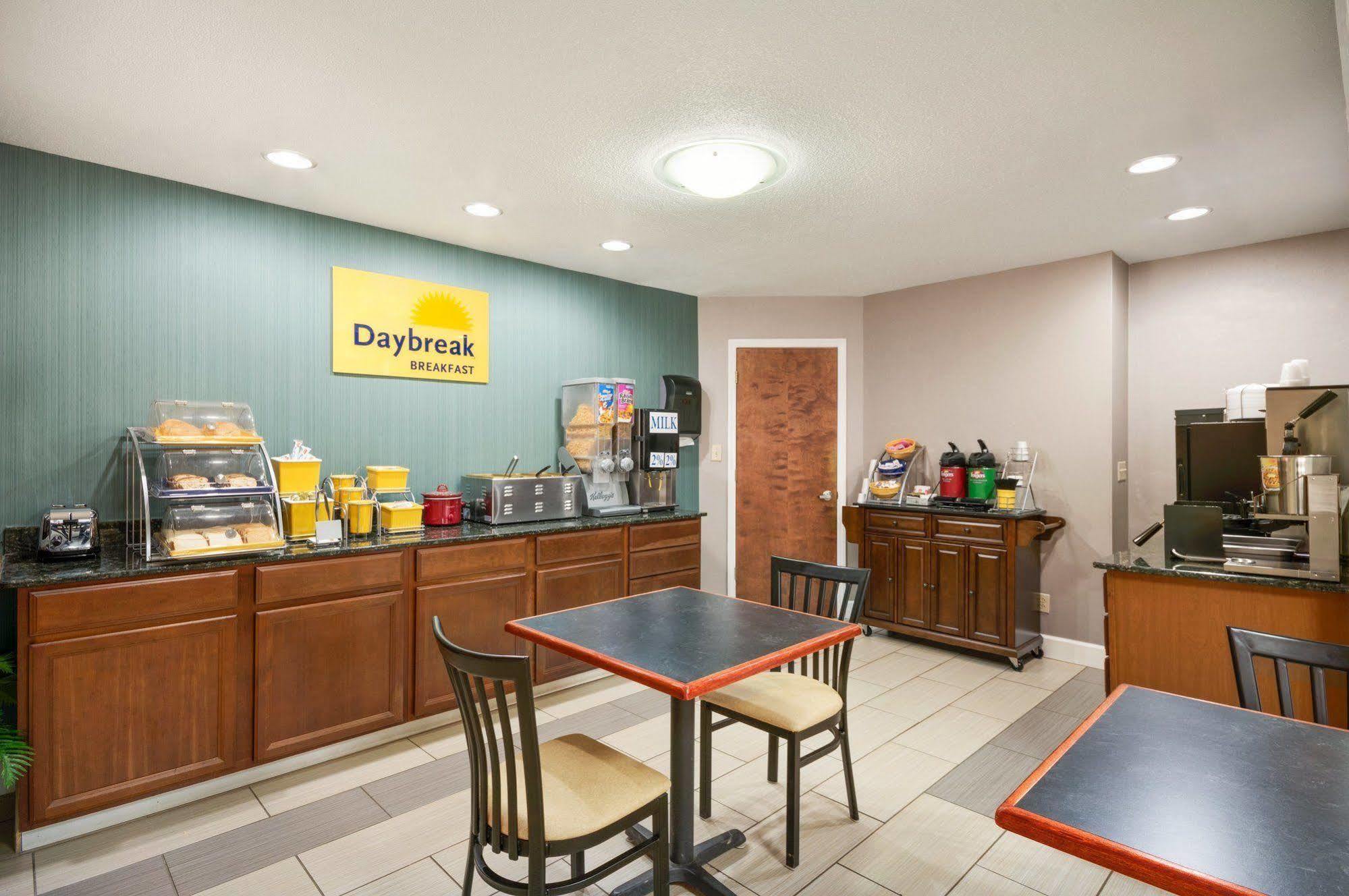 Hotel Days By Wyndham Acworth
