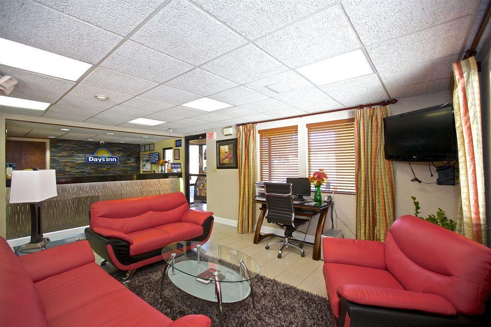Days By Wyndham Hotel Acworth