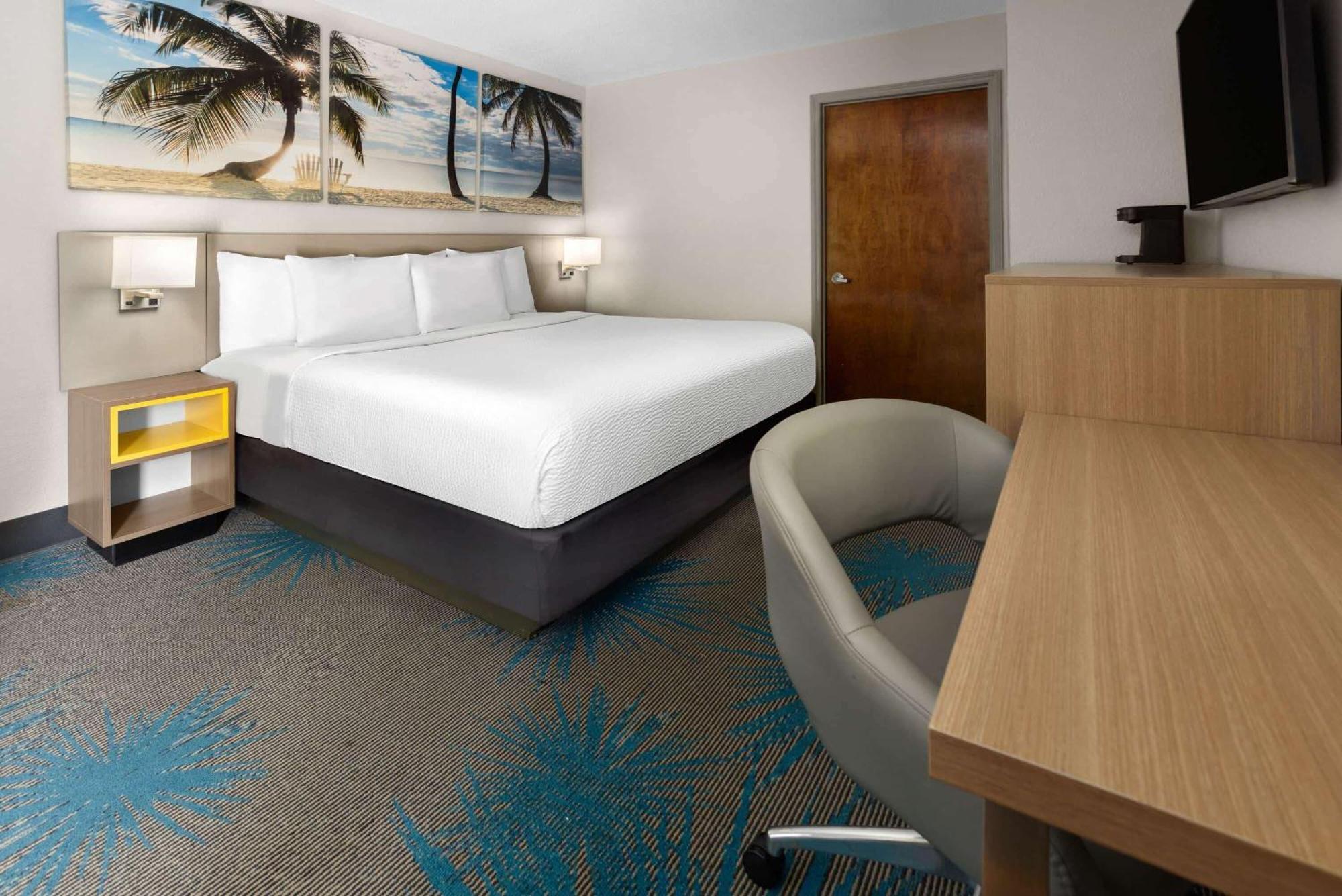 Days By Wyndham Hotel *